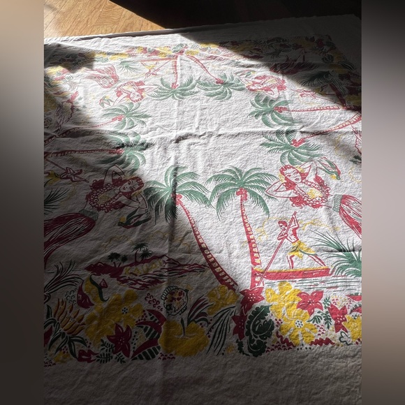 Vintage Print Hawaiian Hula Girl 100 Percent Cotton Table Cloth - Picture 7 of 7